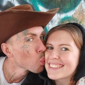 Meet your Posher, Naia